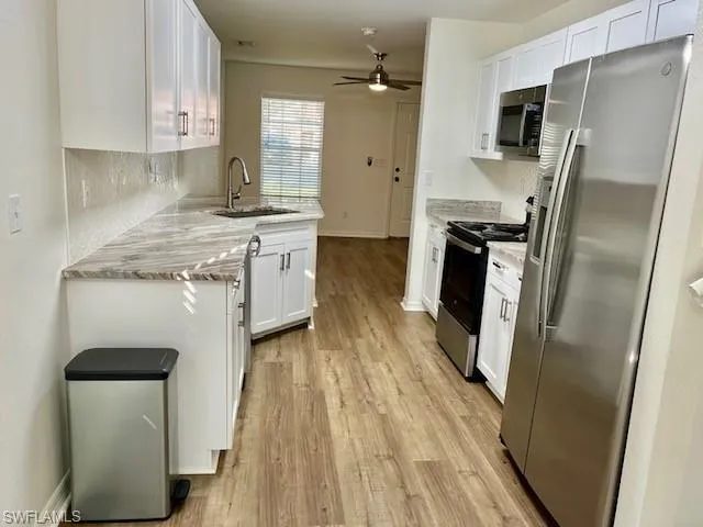 Full Kitchen with overhead lighting