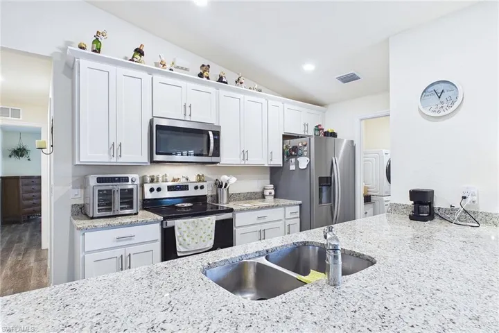 3008 Redwood Ln, Labelle, Florida 33935