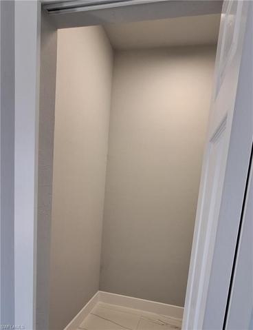 Walk-in closet 1