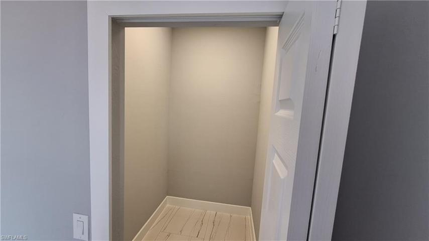 Walkin-closet Bedroom 2