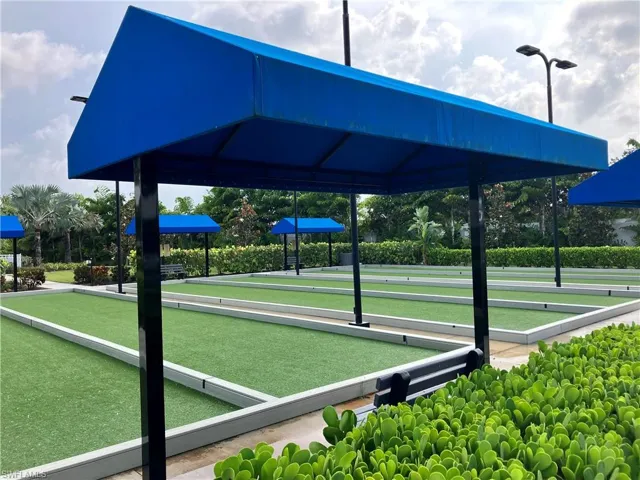 View of surrounding community