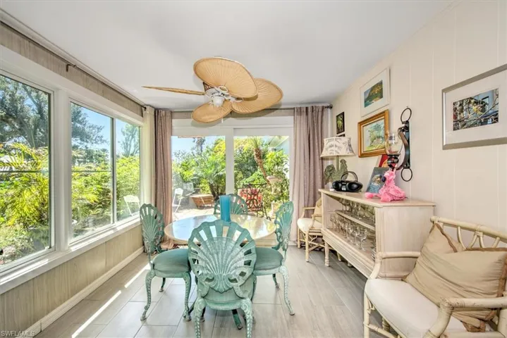 Sunroom with ceiling fan