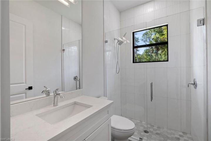 Guest Bathroom 2