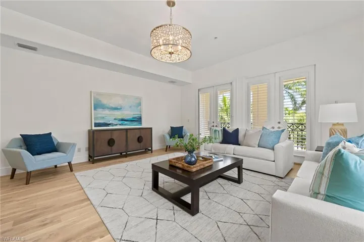 2882  Castillo  CT, Naples, FL 34109