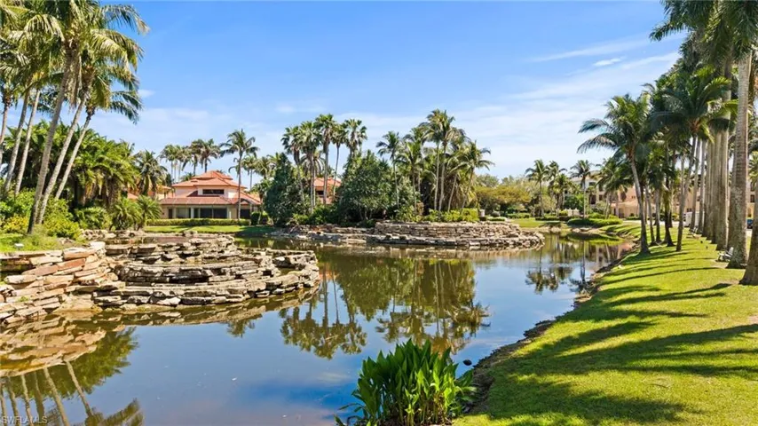 2882  Castillo  CT, Naples, FL 34109