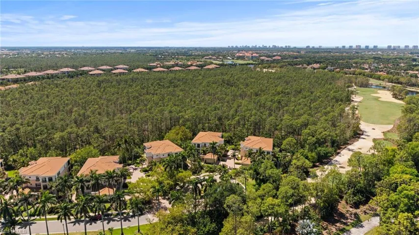 2882  Castillo  CT, Naples, FL 34109