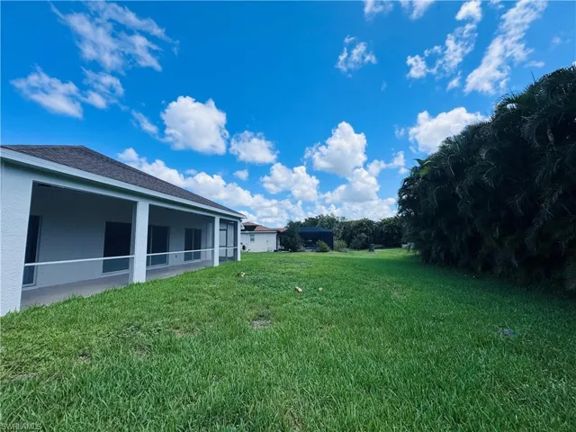 View of grassy yard