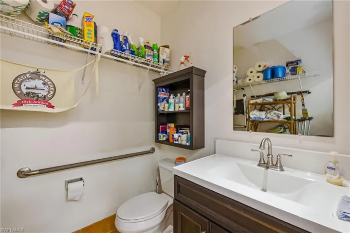 2371 Linwood Ave 104, Naples, Florida 34112