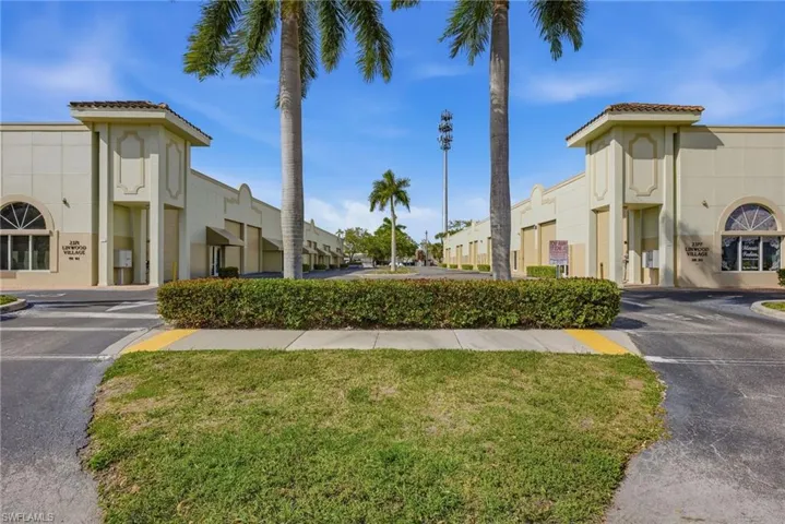 2371 Linwood Ave 104, Naples, Florida 34112