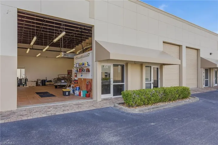 2371 Linwood Ave 104, Naples, Florida 34112