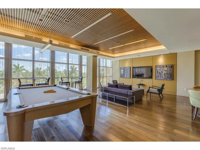 Lastly, also a Billard Room benefits your convenience - it has many seating options and serves as an additional meeting room, that can also be booked privately.