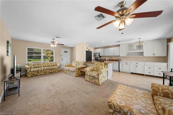 1583 Sunkist Way, Fort Myers, Florida 33905