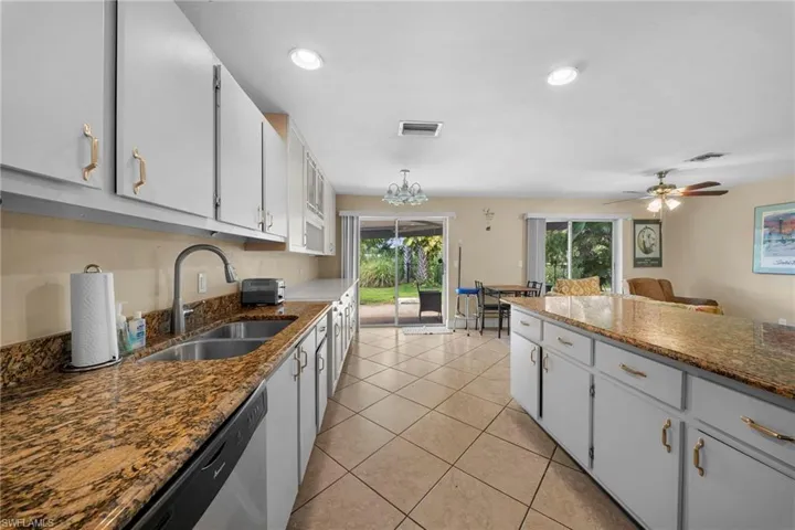 1583 Sunkist Way, Fort Myers, Florida 33905