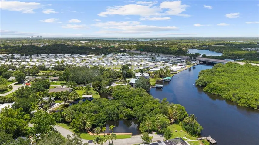 1583 Sunkist Way, Fort Myers, Florida 33905