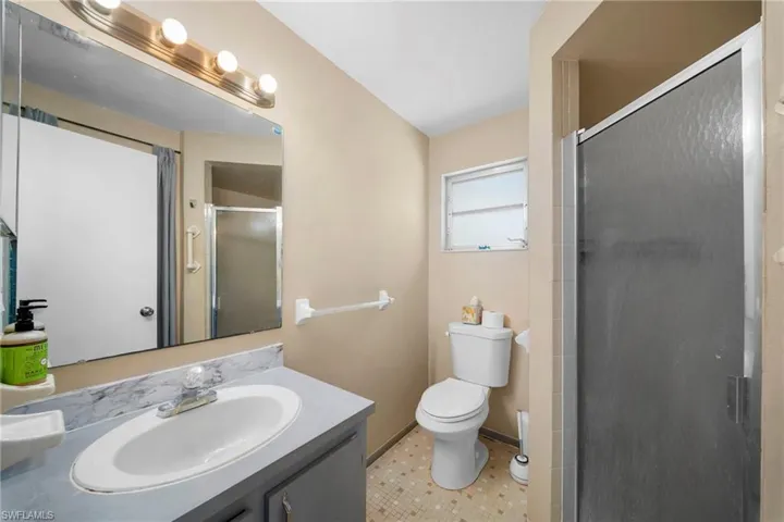 1583 Sunkist Way, Fort Myers, Florida 33905