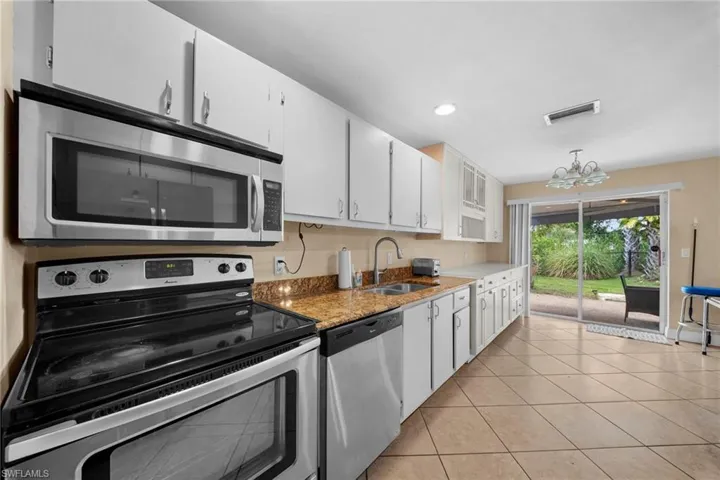 1583 Sunkist Way, Fort Myers, Florida 33905