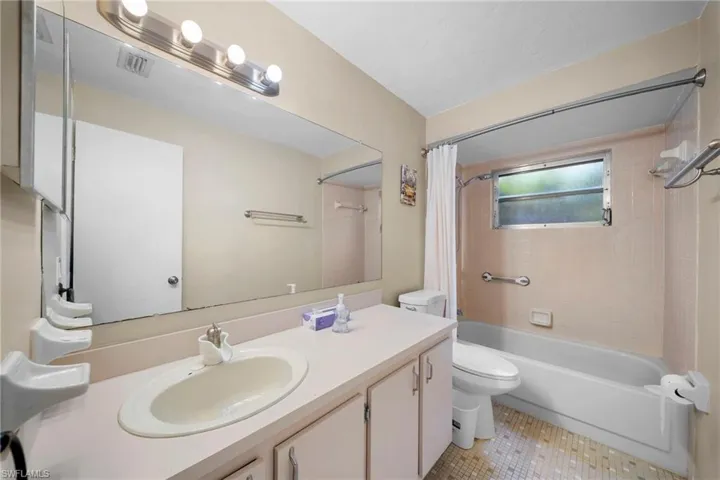 1583 Sunkist Way, Fort Myers, Florida 33905