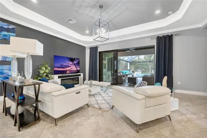 1979  Mustique  ST, Naples, FL 34120