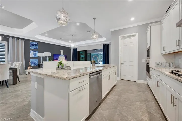 1979  Mustique  ST, Naples, FL 34120