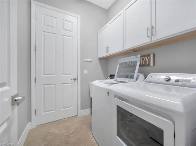 1979  Mustique  ST, Naples, FL 34120