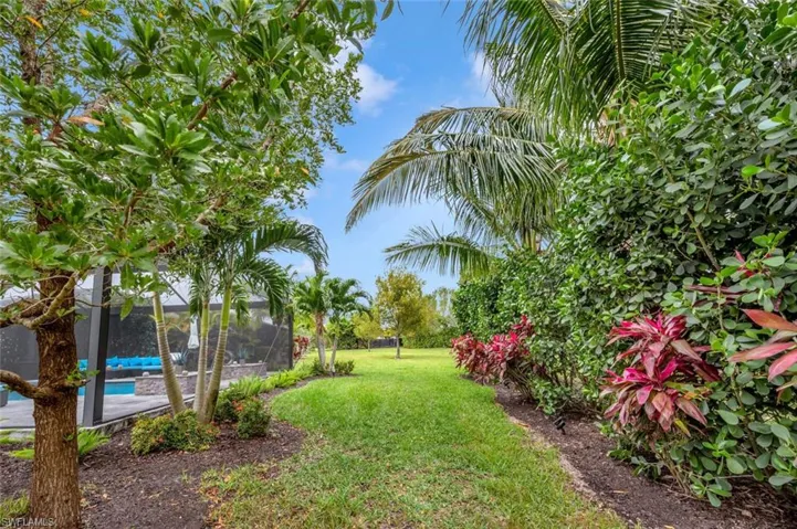 1979  Mustique  ST, Naples, FL 34120