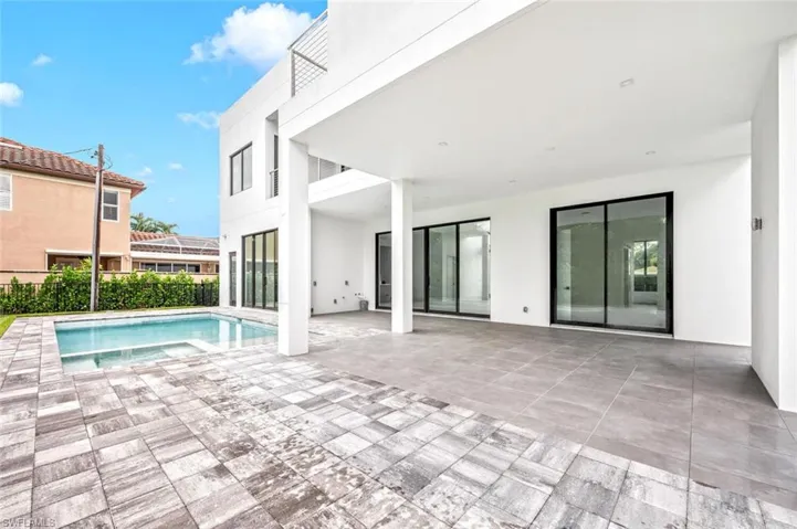 507  107th N AVE, Naples, FL 34108
