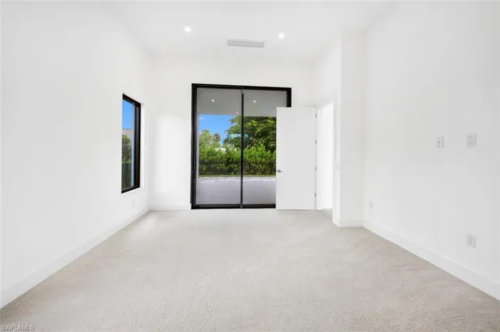 507  107th N AVE, Naples, FL 34108