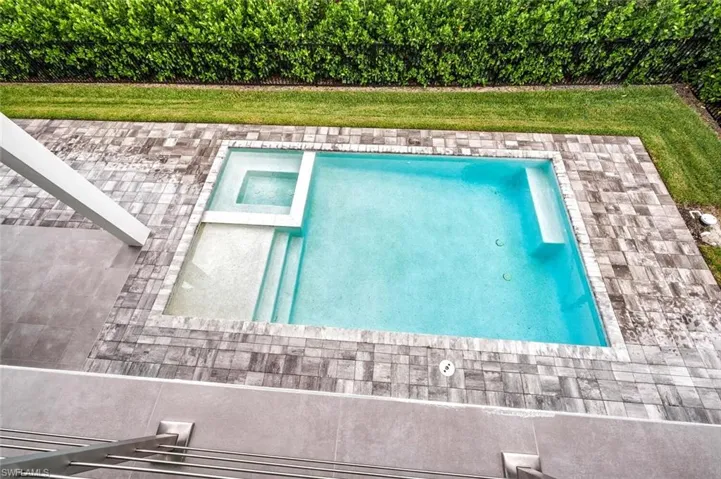 507  107th N AVE, Naples, FL 34108