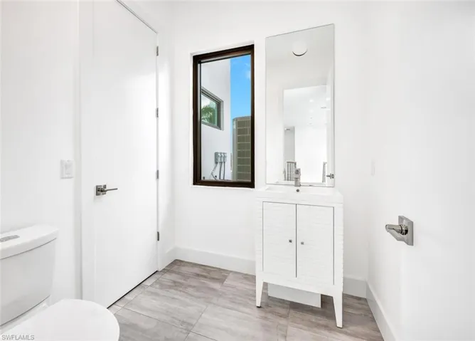 507  107th N AVE, Naples, FL 34108