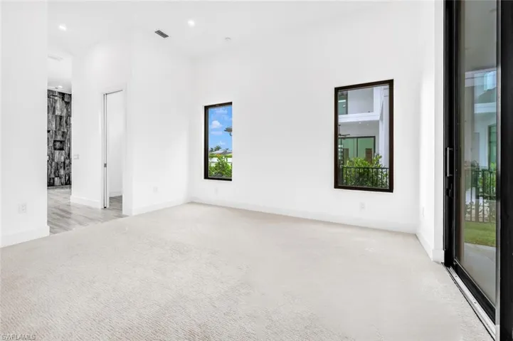 507  107th N AVE, Naples, FL 34108