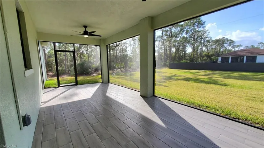 Large Screened lanai, 2 ceiling fans with remotes