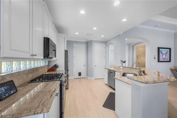 beautiful natural light into kitchen