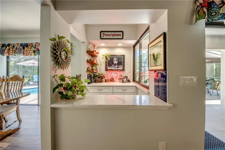 Kitchen Bar area with quartz  bar top