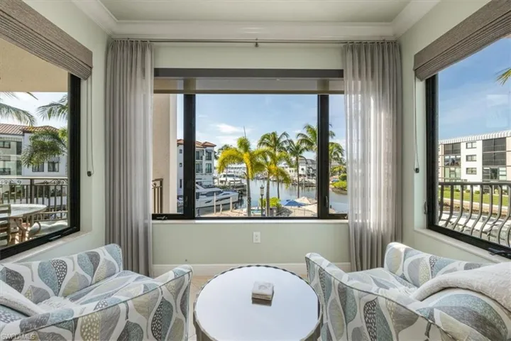 Bay view relaxation area