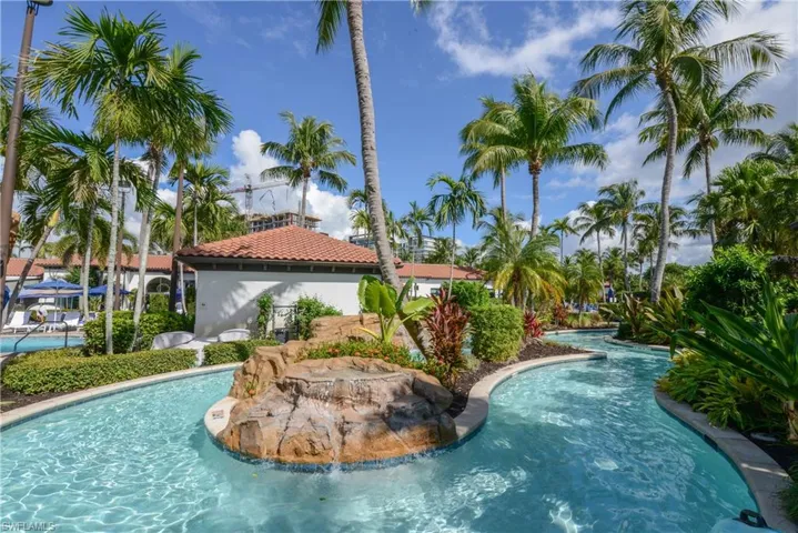 Naples Bay Club lazy river