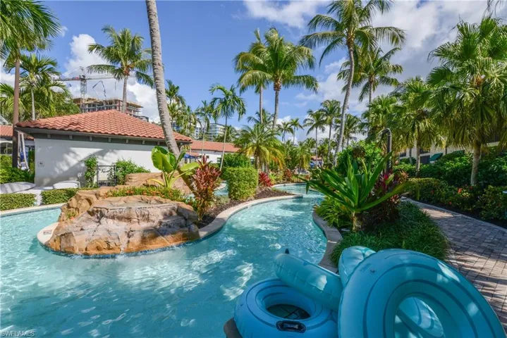 Naples Bay Club lazy river