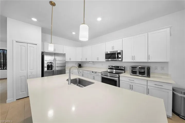 18335  Ridgeline  DR, Estero, FL 33928
