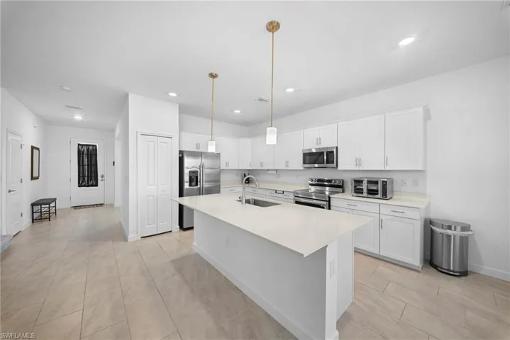 18335  Ridgeline  DR, Estero, FL 33928