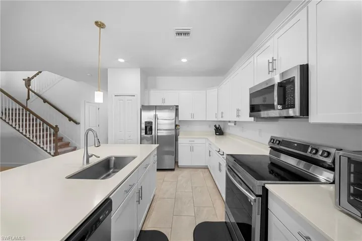 18335  Ridgeline  DR, Estero, FL 33928