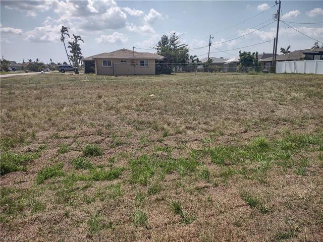 911 SW 35th TER, CAPE CORAL FL 33914