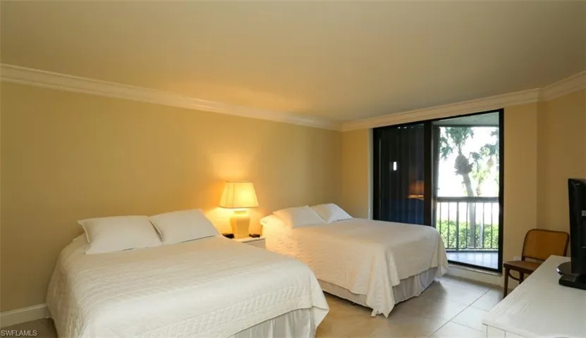 4551 Gulf Shore Blvd N 301, Naples, Florida 34103