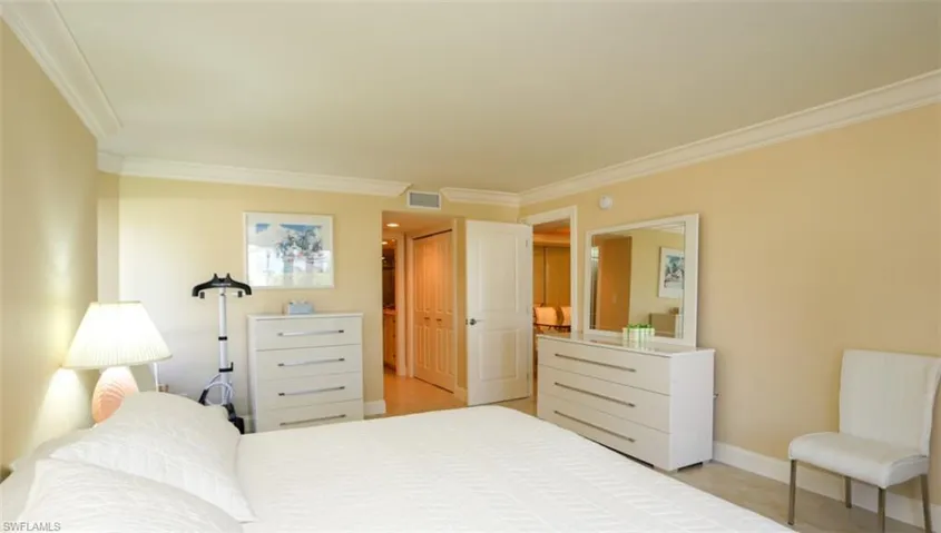 4551 Gulf Shore Blvd N 301, Naples, Florida 34103