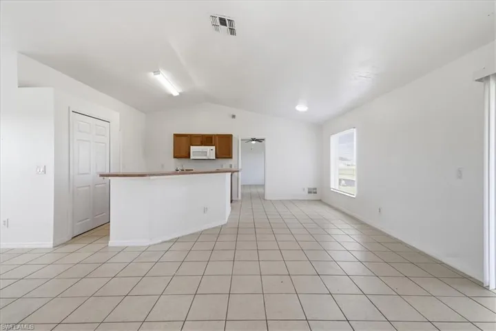 422 Nw 11th Ter, Cape Coral, Florida 33993
