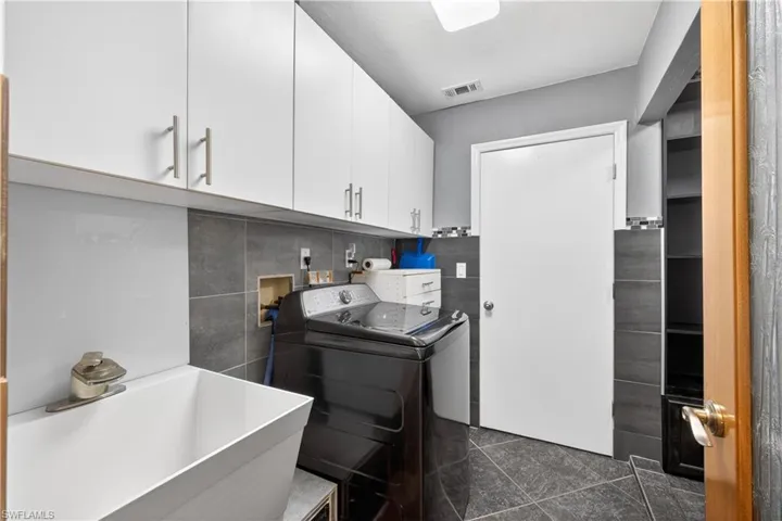 6670 Pangola Rd, Fort Myers, Florida 33905