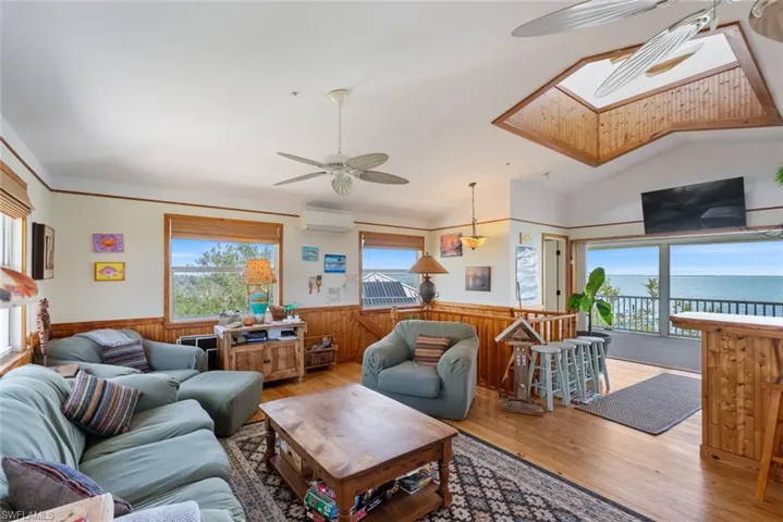 1st Floor Living Room