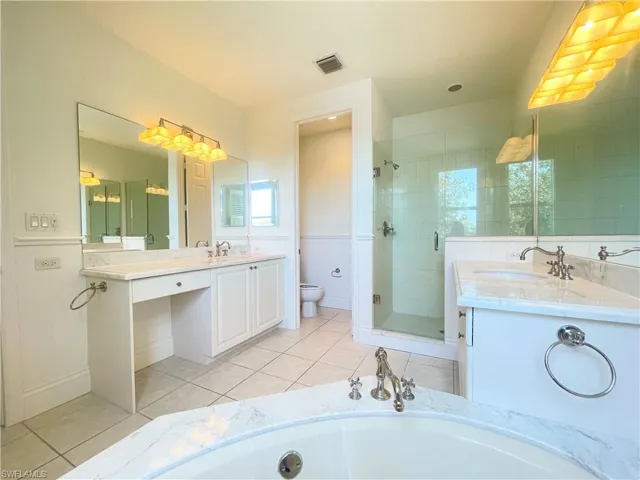 1370  Mariposa  CIR, Naples, FL 34105