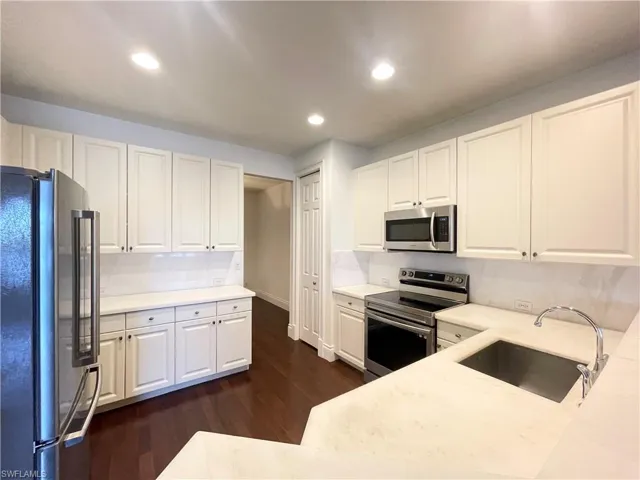 1370  Mariposa  CIR, Naples, FL 34105