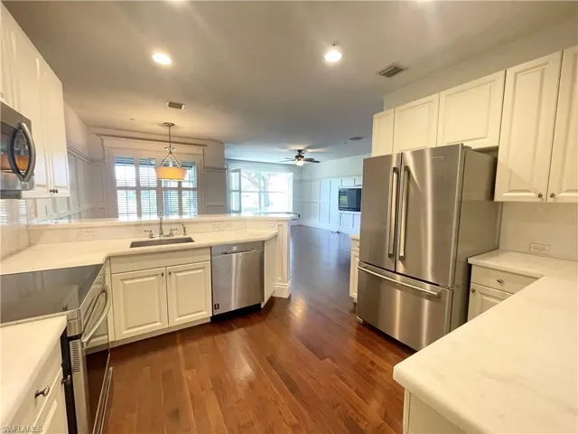 1370  Mariposa  CIR, Naples, FL 34105