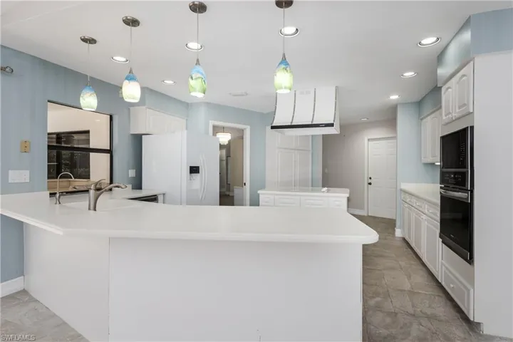 5532  Foxhunt  WAY, Naples, FL 34104