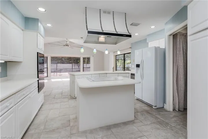 5532  Foxhunt  WAY, Naples, FL 34104